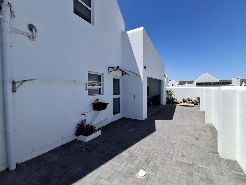 2 Bedroom Property for Sale in Lampiesbaai Western Cape